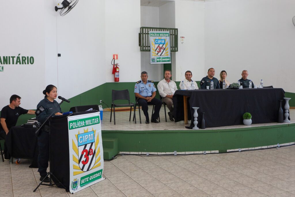 Prefeito Francisco Piroli prestigia a passagem de comando do 4º Pelotão de Polícia Militar de Sete Quedas Prefeito Francisco Piroli prestigia a passagem de comando do 4º Pelotão de Polícia Militar de Sete Quedas