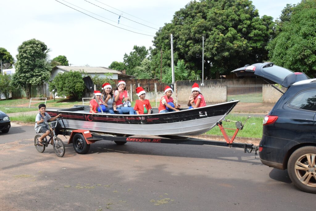 Prefeitura de Iguatemi promove a 3ª edição do Natal Feliz, com tarde de lazer e presentes para as crianças Prefeitura de Iguatemi promove a 3ª edição do Natal Feliz, com tarde de lazer e presentes para as crianças