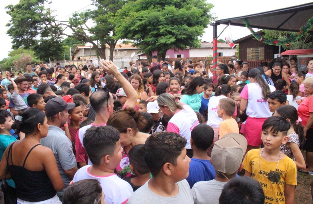 Sucesso total 14º Natal Solidário Amigos da Janete Córdoba distribuiu mais de 1.500 brinquedos em Amambai Sucesso total 14º Natal Solidário Amigos da Janete Córdoba distribuiu mais de 1.500 brinquedos em Amambai