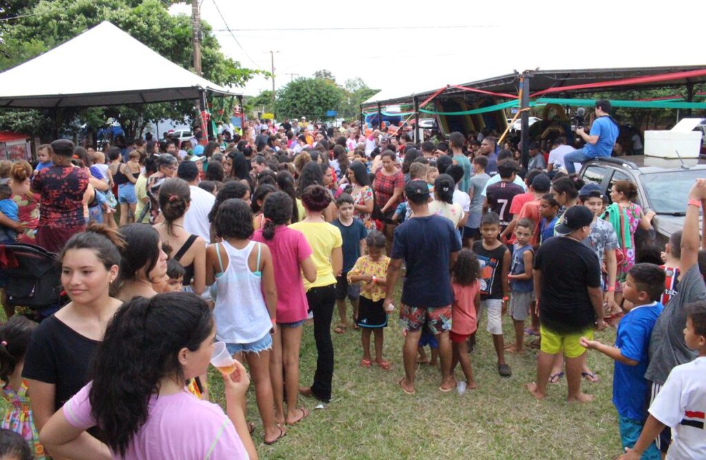 Sucesso total 14º Natal Solidário Amigos da Janete Córdoba distribuiu mais de 1.500 brinquedos em Amambai Sucesso total 14º Natal Solidário Amigos da Janete Córdoba distribuiu mais de 1.500 brinquedos em Amambai