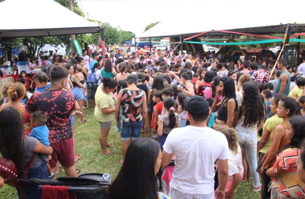 Sucesso total 14º Natal Solidário Amigos da Janete Córdoba distribuiu mais de 1.500 brinquedos em Amambai Sucesso total 14º Natal Solidário Amigos da Janete Córdoba distribuiu mais de 1.500 brinquedos em Amambai