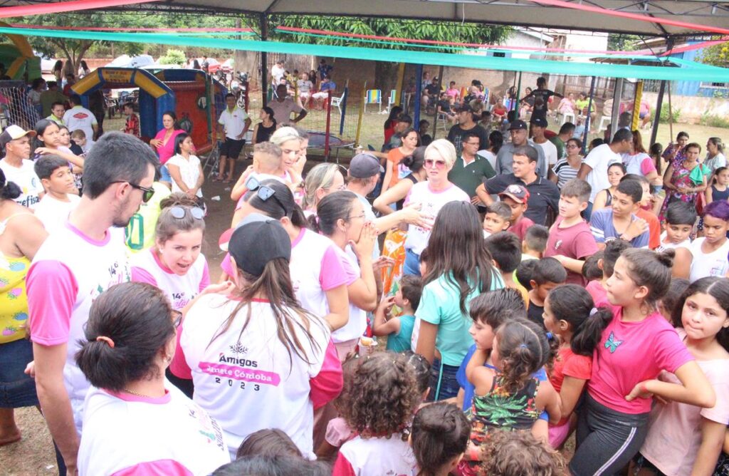 Sucesso total 14º Natal Solidário Amigos da Janete Córdoba distribuiu mais de 1.500 brinquedos em Amambai Sucesso total 14º Natal Solidário Amigos da Janete Córdoba distribuiu mais de 1.500 brinquedos em Amambai