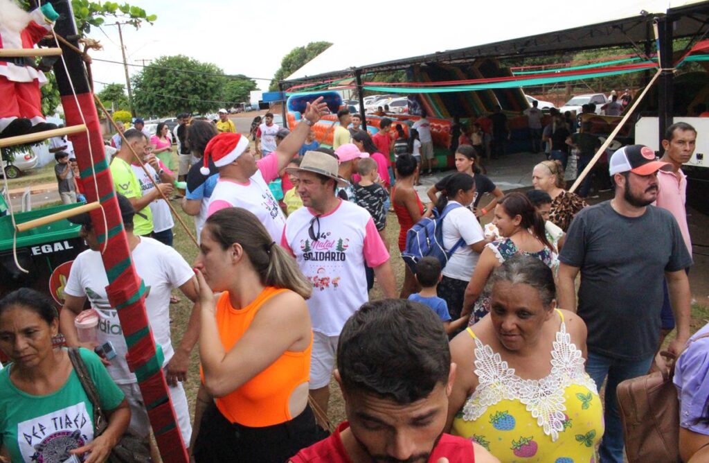 Sucesso total 14º Natal Solidário Amigos da Janete Córdoba distribuiu mais de 1.500 brinquedos em Amambai Sucesso total 14º Natal Solidário Amigos da Janete Córdoba distribuiu mais de 1.500 brinquedos em Amambai