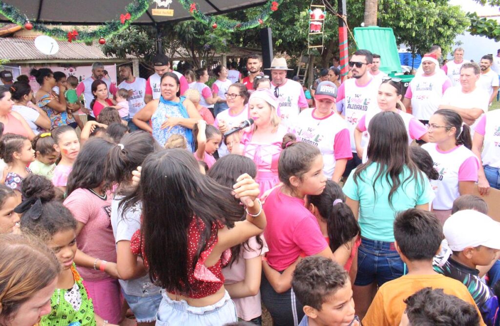 Sucesso total 14º Natal Solidário Amigos da Janete Córdoba distribuiu mais de 1.500 brinquedos em Amambai Sucesso total 14º Natal Solidário Amigos da Janete Córdoba distribuiu mais de 1.500 brinquedos em Amambai