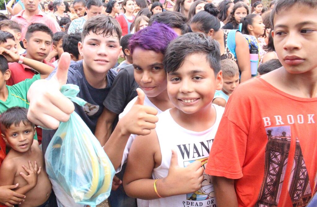 Sucesso total 14º Natal Solidário Amigos da Janete Córdoba distribuiu mais de 1.500 brinquedos em Amambai Sucesso total 14º Natal Solidário Amigos da Janete Córdoba distribuiu mais de 1.500 brinquedos em Amambai