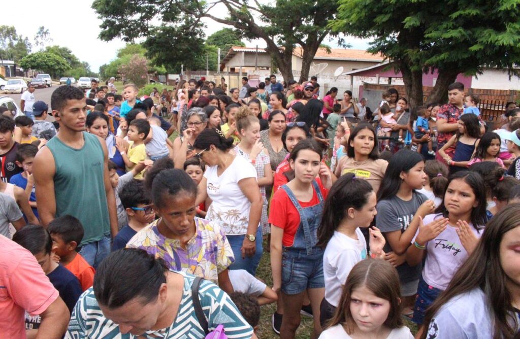 Sucesso total 14º Natal Solidário Amigos da Janete Córdoba distribuiu mais de 1.500 brinquedos em Amambai Sucesso total 14º Natal Solidário Amigos da Janete Córdoba distribuiu mais de 1.500 brinquedos em Amambai