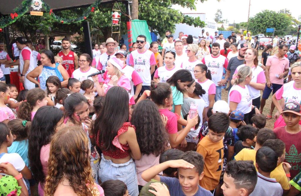 Sucesso total 14º Natal Solidário Amigos da Janete Córdoba distribuiu mais de 1.500 brinquedos em Amambai Sucesso total 14º Natal Solidário Amigos da Janete Córdoba distribuiu mais de 1.500 brinquedos em Amambai