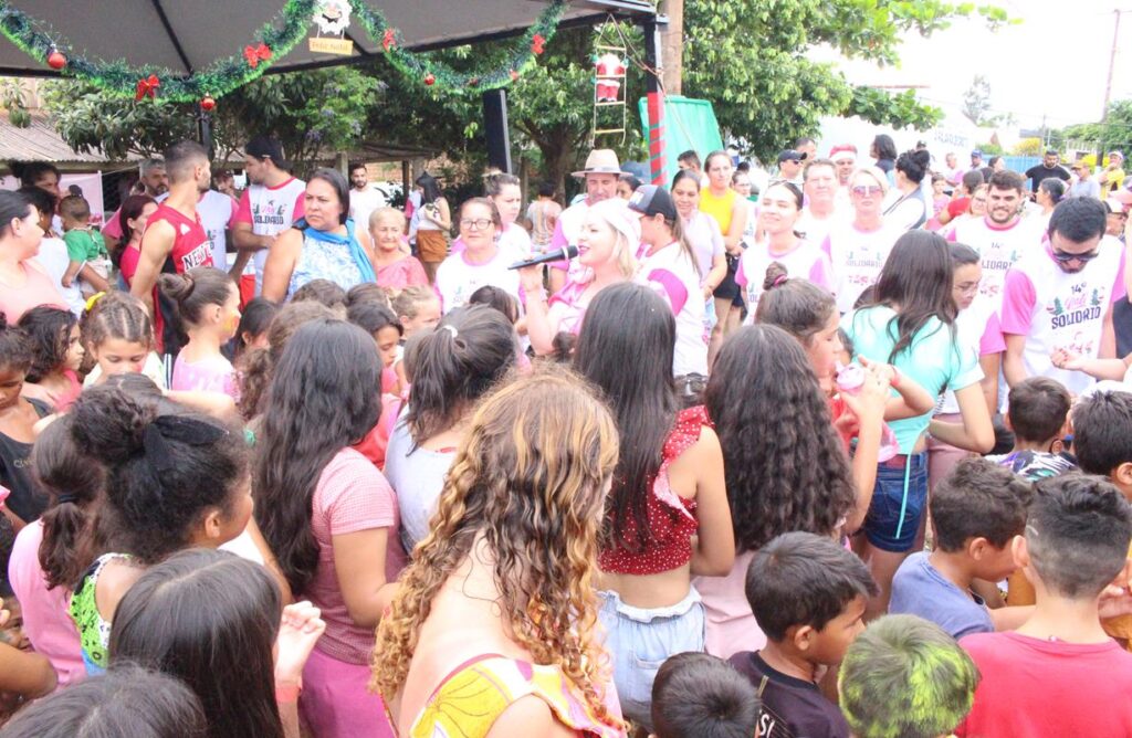 Sucesso total 14º Natal Solidário Amigos da Janete Córdoba distribuiu mais de 1.500 brinquedos em Amambai Sucesso total 14º Natal Solidário Amigos da Janete Córdoba distribuiu mais de 1.500 brinquedos em Amambai