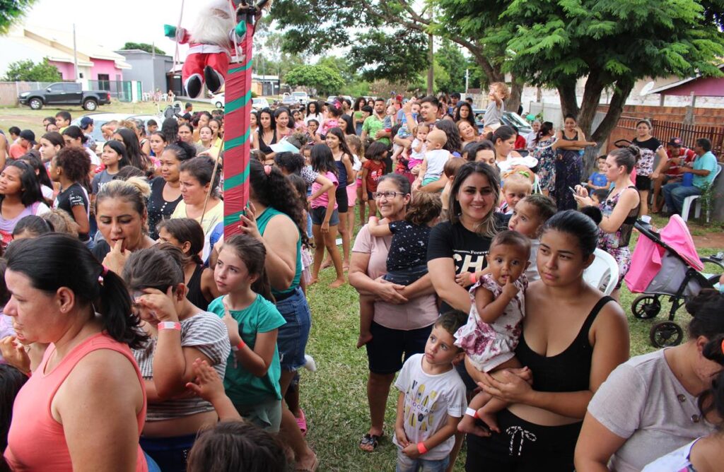 Sucesso total 14º Natal Solidário Amigos da Janete Córdoba distribuiu mais de 1.500 brinquedos em Amambai Sucesso total 14º Natal Solidário Amigos da Janete Córdoba distribuiu mais de 1.500 brinquedos em Amambai