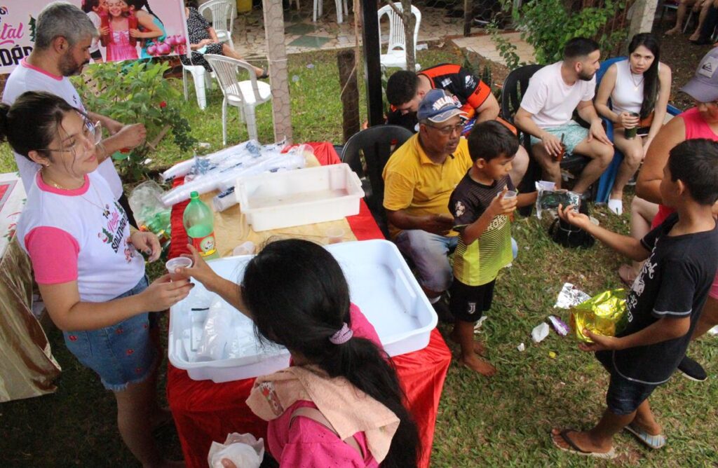 Sucesso total 14º Natal Solidário Amigos da Janete Córdoba distribuiu mais de 1.500 brinquedos em Amambai Sucesso total 14º Natal Solidário Amigos da Janete Córdoba distribuiu mais de 1.500 brinquedos em Amambai