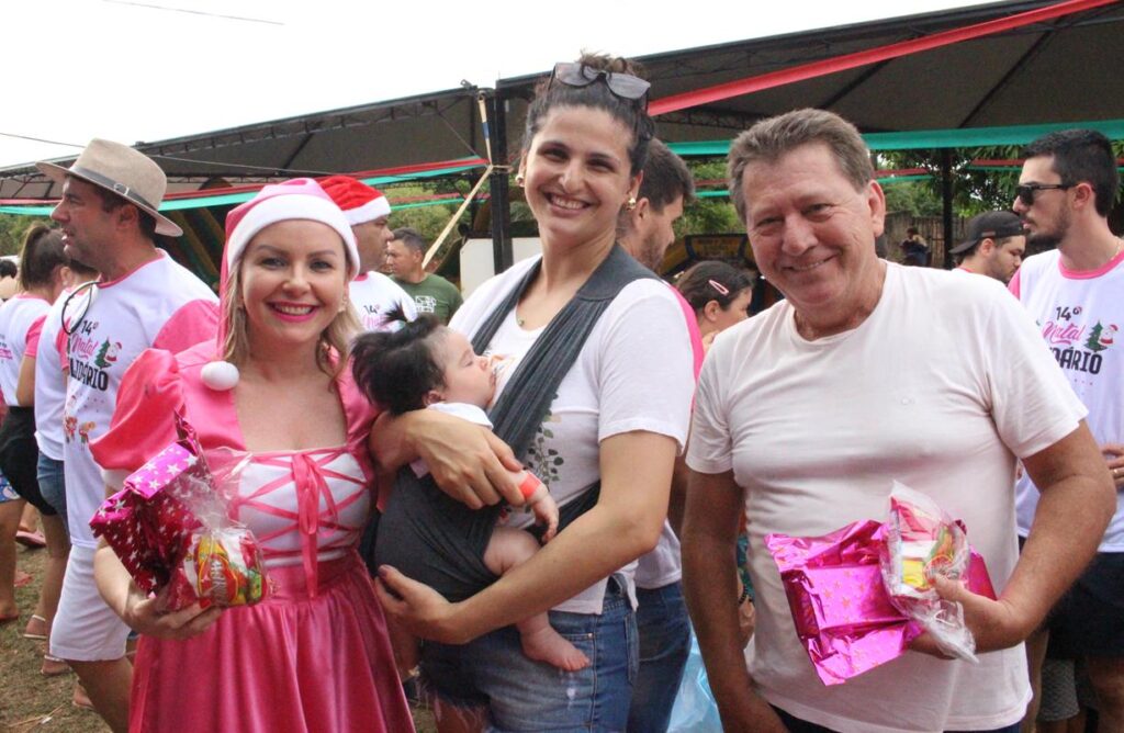 Sucesso total 14º Natal Solidário Amigos da Janete Córdoba distribuiu mais de 1.500 brinquedos em Amambai Sucesso total 14º Natal Solidário Amigos da Janete Córdoba distribuiu mais de 1.500 brinquedos em Amambai