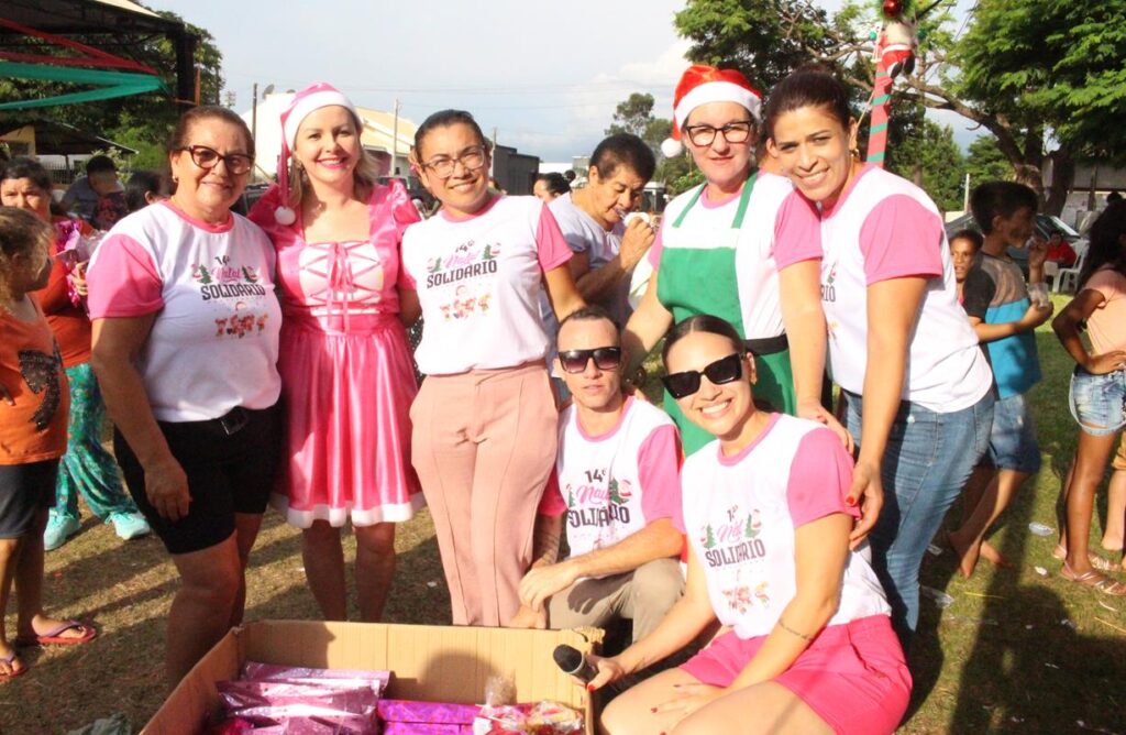 Sucesso total 14º Natal Solidário Amigos da Janete Córdoba distribuiu mais de 1.500 brinquedos em Amambai Sucesso total 14º Natal Solidário Amigos da Janete Córdoba distribuiu mais de 1.500 brinquedos em Amambai