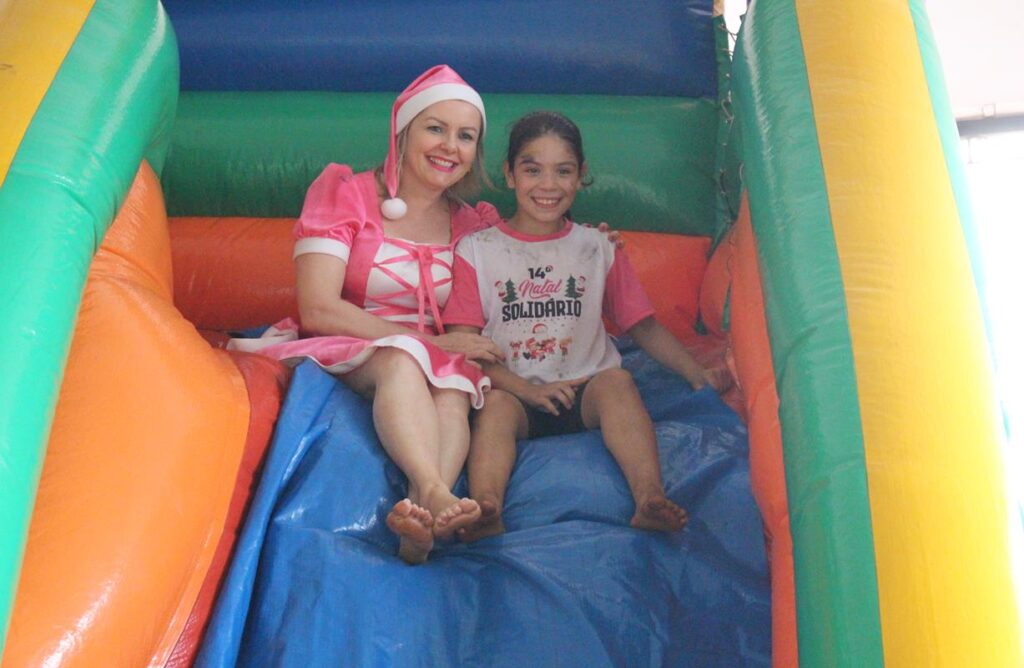 Sucesso total 14º Natal Solidário Amigos da Janete Córdoba distribuiu mais de 1.500 brinquedos em Amambai Sucesso total 14º Natal Solidário Amigos da Janete Córdoba distribuiu mais de 1.500 brinquedos em Amambai