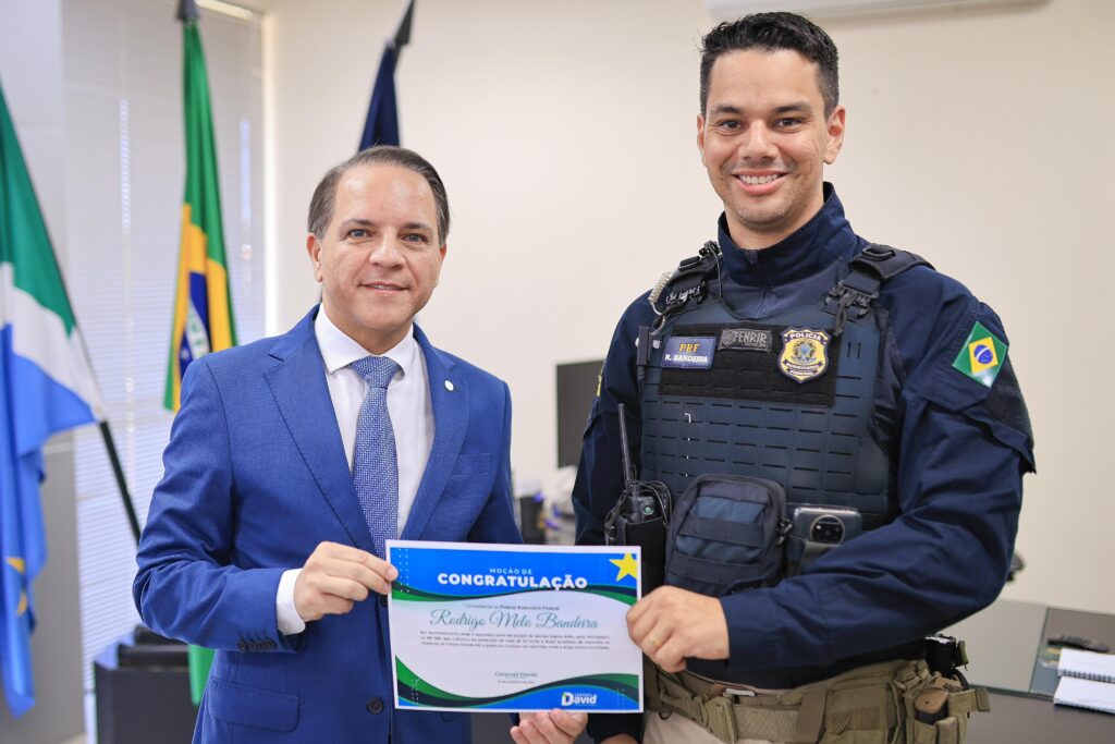 Coronel David homenageia PRF pela maior apreensão de maconha do ano em MS Coronel David homenageia PRF pela maior apreensão de maconha do ano em MS