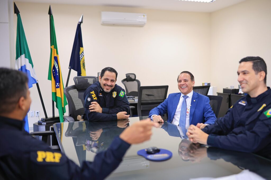Coronel David homenageia PRF pela maior apreensão de maconha do ano em MS Coronel David homenageia PRF pela maior apreensão de maconha do ano em MS