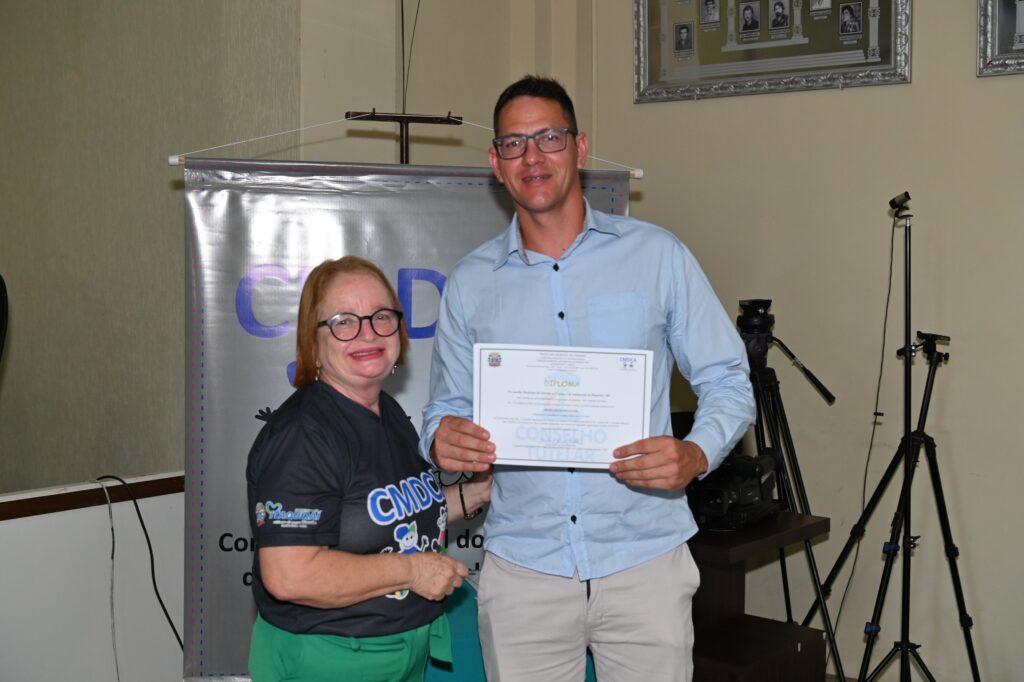 Prefeitura de Itaquiraí empossa novos conselheiros tutelares e diploma suplentes Prefeitura de Itaquiraí empossa novos conselheiros tutelares e diploma suplentes