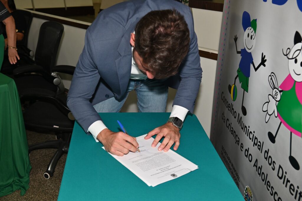 Prefeitura de Itaquiraí empossa novos conselheiros tutelares e diploma suplentes Prefeitura de Itaquiraí empossa novos conselheiros tutelares e diploma suplentes