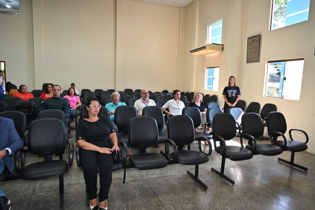 Prefeitura de Itaquiraí empossa novos conselheiros tutelares e diploma suplentes Prefeitura de Itaquiraí empossa novos conselheiros tutelares e diploma suplentes