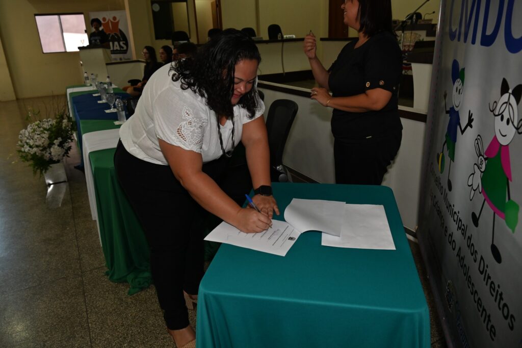 Prefeitura de Itaquiraí empossa novos conselheiros tutelares e diploma suplentes Prefeitura de Itaquiraí empossa novos conselheiros tutelares e diploma suplentes