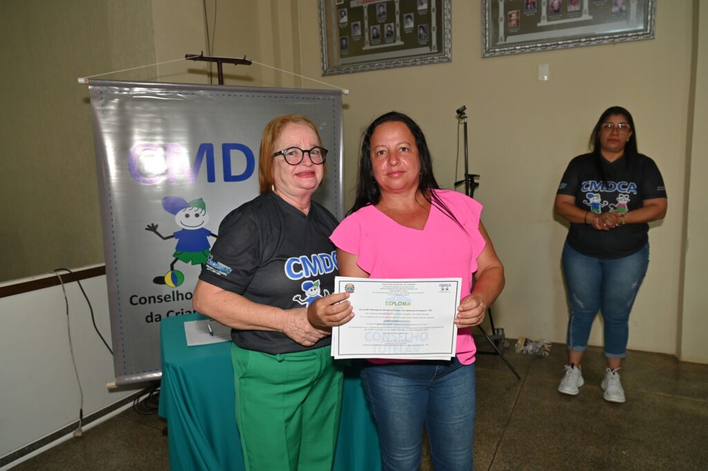 Prefeitura de Itaquiraí empossa novos conselheiros tutelares e diploma suplentes Prefeitura de Itaquiraí empossa novos conselheiros tutelares e diploma suplentes