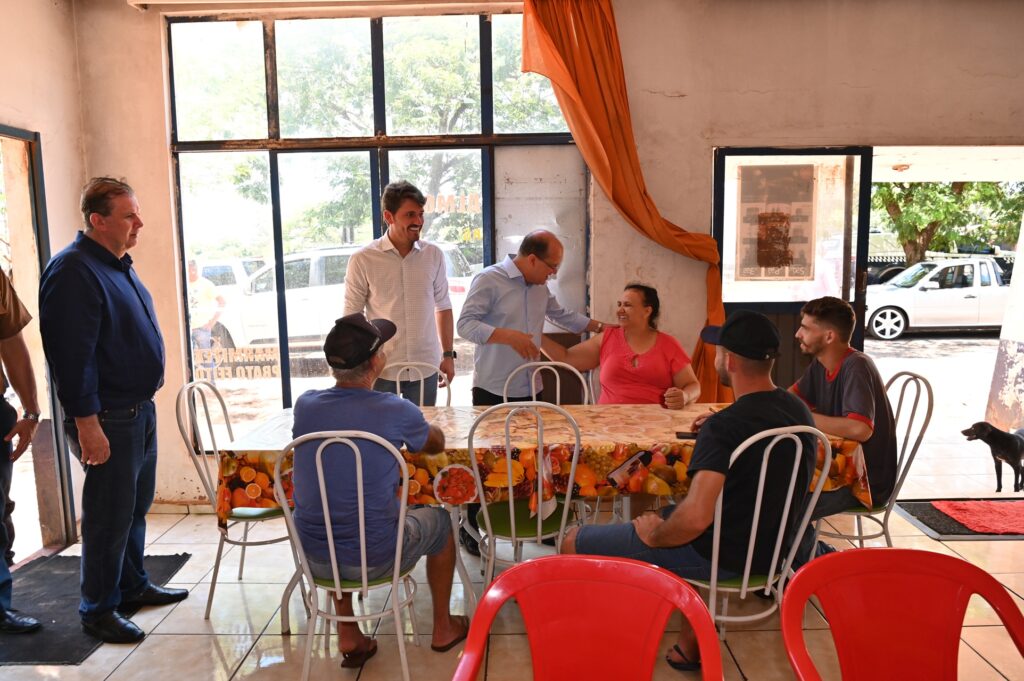 Prefeito Thalles Tomazelli, governador em exercício Barbosinha e vereadores entregam obras em Itaquiraí Prefeito Thalles Tomazelli, governador em exercício Barbosinha e vereadores entregam obras em Itaquiraí