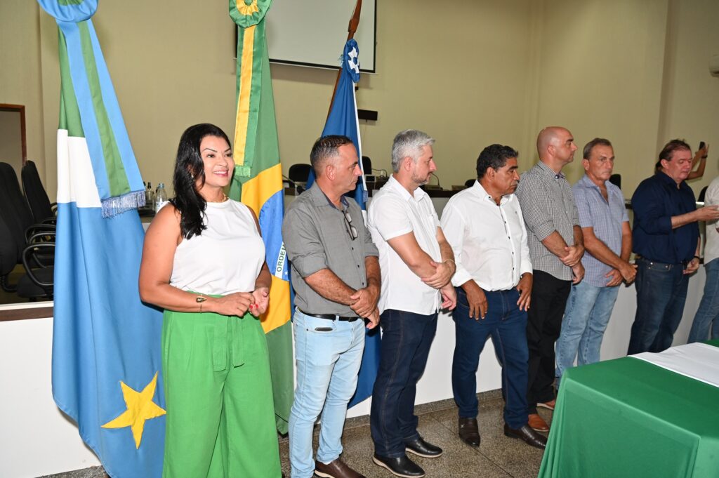 Prefeito Thalles Tomazelli, governador em exercício Barbosinha e vereadores entregam obras em Itaquiraí Prefeito Thalles Tomazelli, governador em exercício Barbosinha e vereadores entregam obras em Itaquiraí