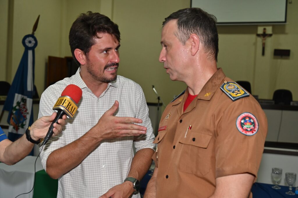 Prefeito Thalles Tomazelli, governador em exercício Barbosinha e vereadores entregam obras em Itaquiraí Prefeito Thalles Tomazelli, governador em exercício Barbosinha e vereadores entregam obras em Itaquiraí