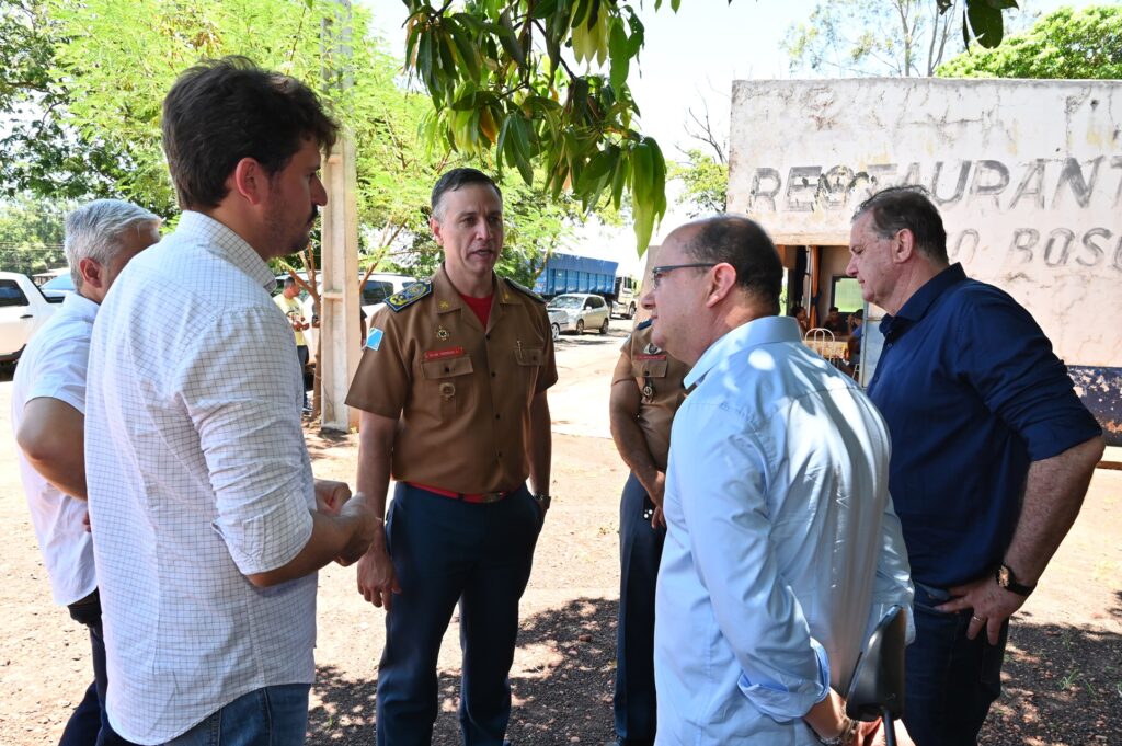 Prefeito Thalles Tomazelli, governador em exercício Barbosinha e vereadores entregam obras em Itaquiraí Prefeito Thalles Tomazelli, governador em exercício Barbosinha e vereadores entregam obras em Itaquiraí