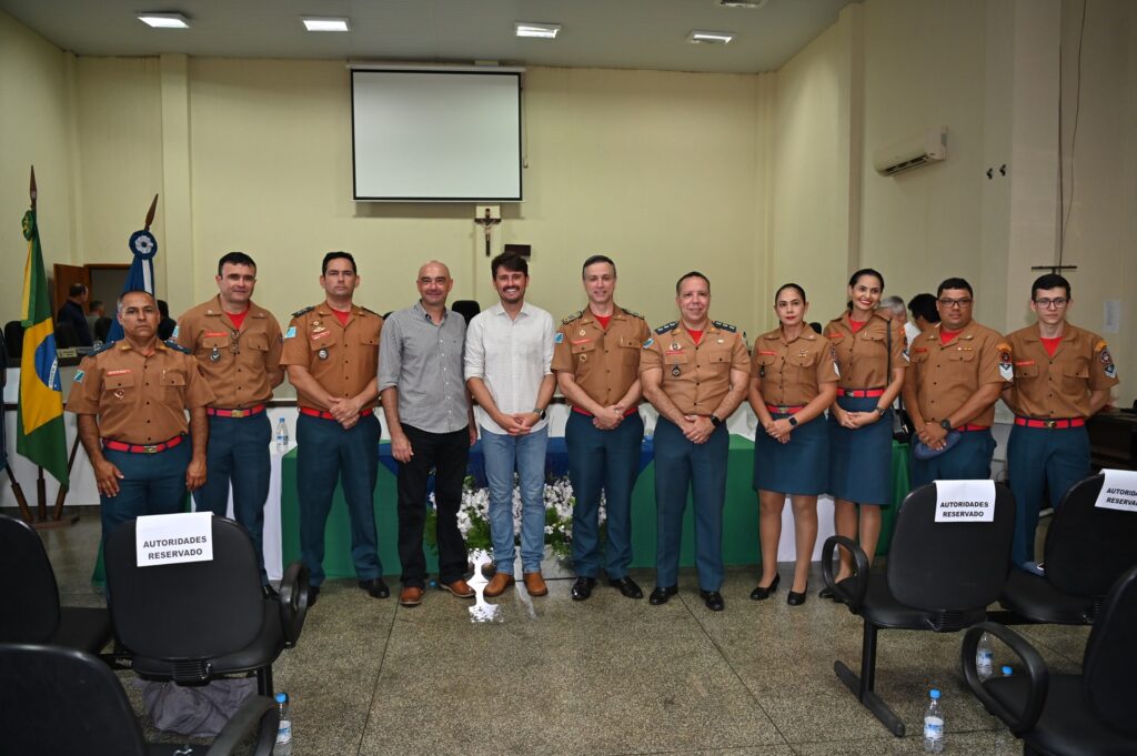 Prefeito Thalles Tomazelli, governador em exercício Barbosinha e vereadores entregam obras em Itaquiraí Prefeito Thalles Tomazelli, governador em exercício Barbosinha e vereadores entregam obras em Itaquiraí