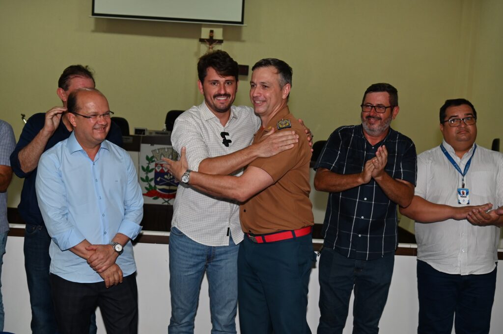 Prefeito Thalles Tomazelli, governador em exercício Barbosinha e vereadores entregam obras em Itaquiraí Prefeito Thalles Tomazelli, governador em exercício Barbosinha e vereadores entregam obras em Itaquiraí