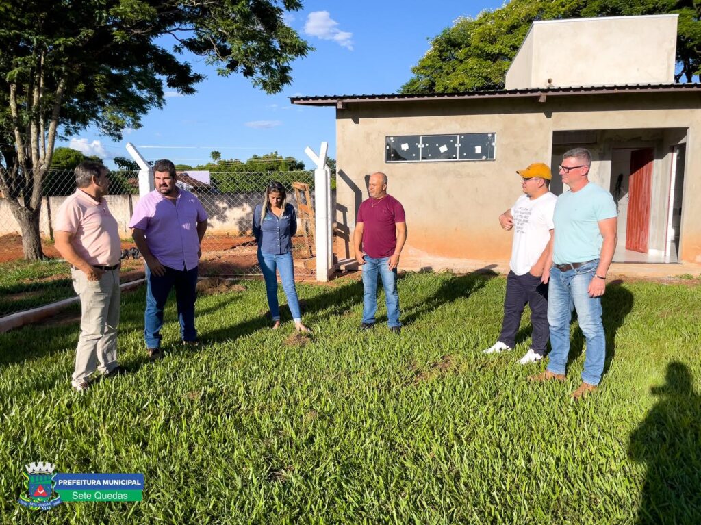Prefeito e técnicos da FUNDESPORTE vistoriam obras de revitalização no Ginásio de Esportes Prefeito e técnicos da FUNDESPORTE vistoriam obras de revitalização no Ginásio de Esportes
