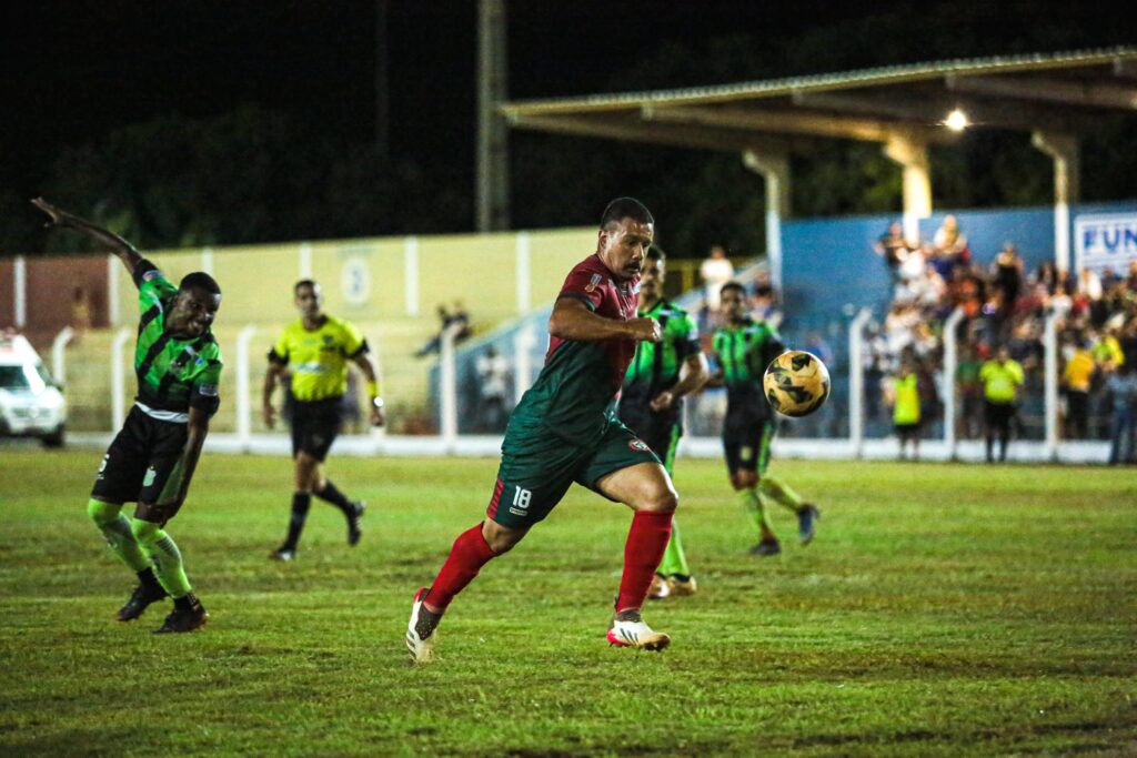 Portuguesa vence Náutico por 2 a 0 diante da torcida