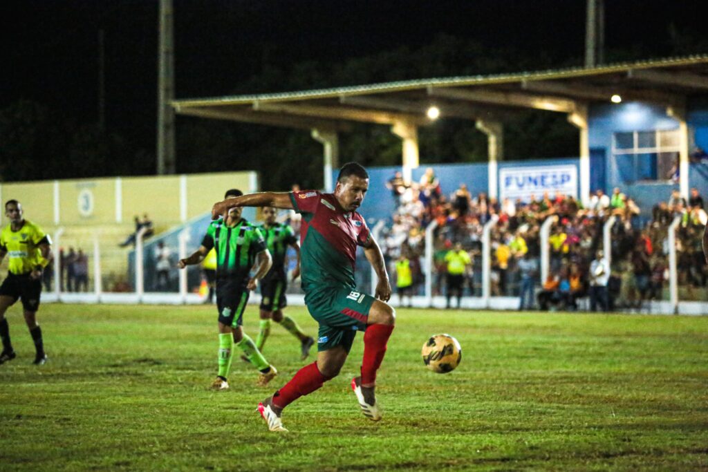 Portuguesa vence Náutico por 2 a 0 diante da torcida