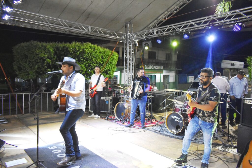 Recorde de público marca a festa da virada em Paranhos Recorde de público marca a festa da virada em Paranhos