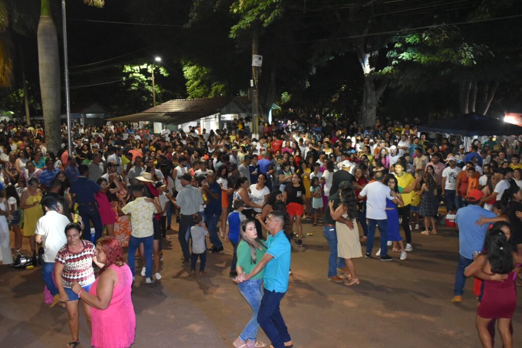 Recorde de público marca a festa da virada em Paranhos Recorde de público marca a festa da virada em Paranhos