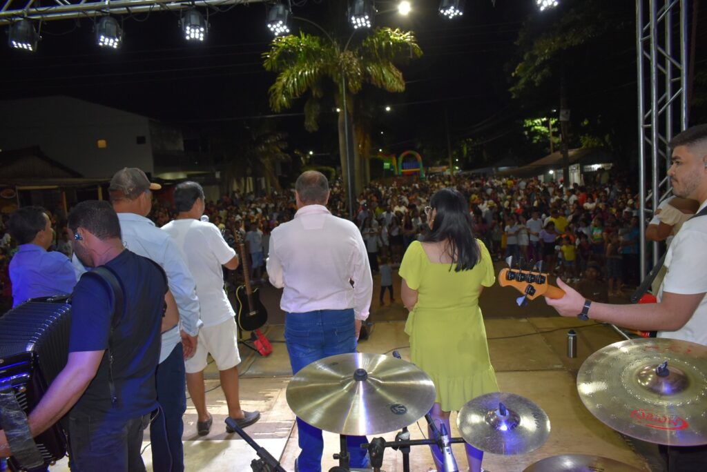 Recorde de público marca a festa da virada em Paranhos Recorde de público marca a festa da virada em Paranhos