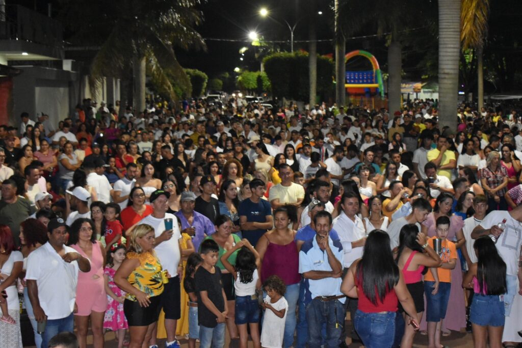 Recorde de público marca a festa da virada em Paranhos Recorde de público marca a festa da virada em Paranhos