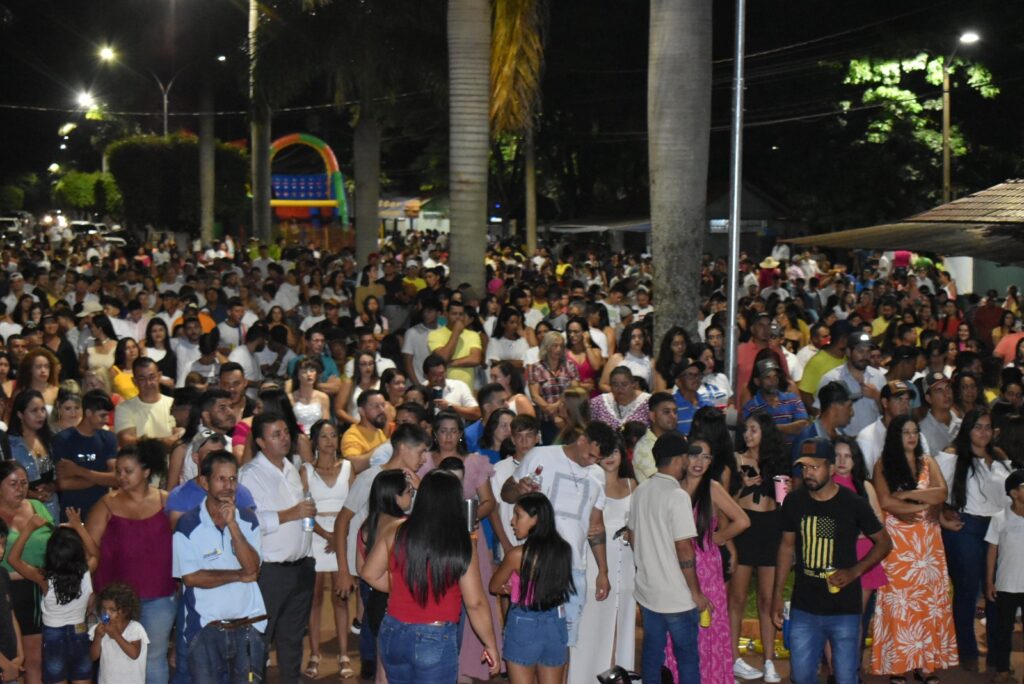 Recorde de público marca a festa da virada em Paranhos Recorde de público marca a festa da virada em Paranhos