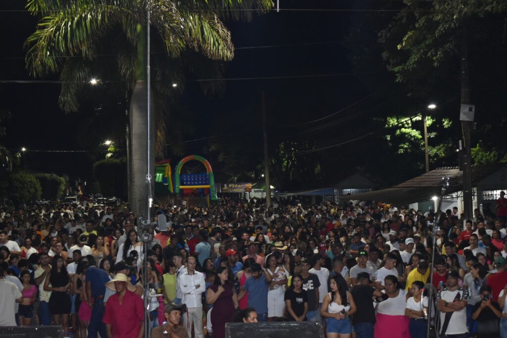 Recorde de público marca a festa da virada em Paranhos Recorde de público marca a festa da virada em Paranhos