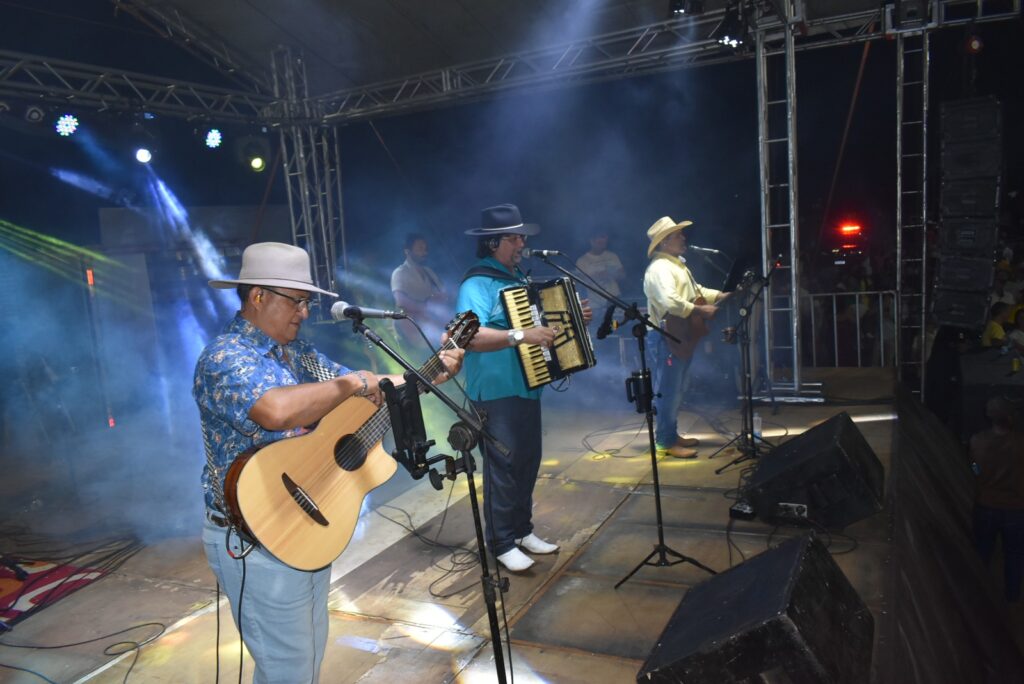 Recorde de público marca a festa da virada em Paranhos Recorde de público marca a festa da virada em Paranhos
