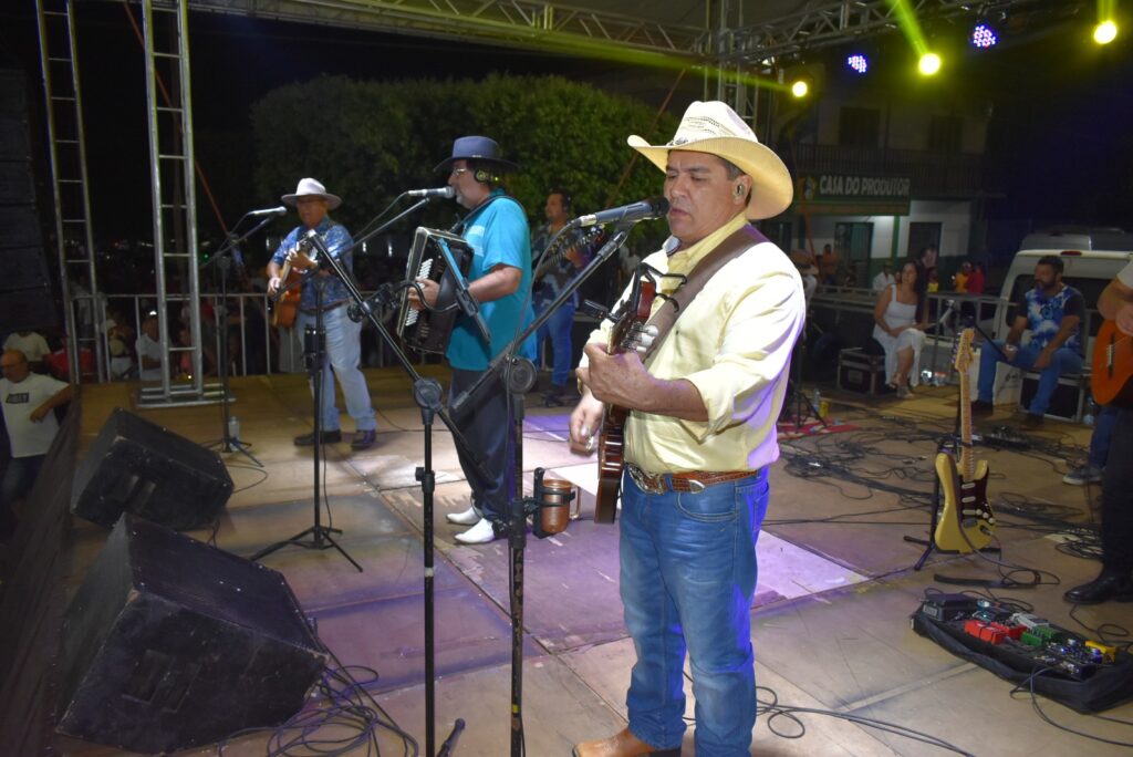 Recorde de público marca a festa da virada em Paranhos Recorde de público marca a festa da virada em Paranhos