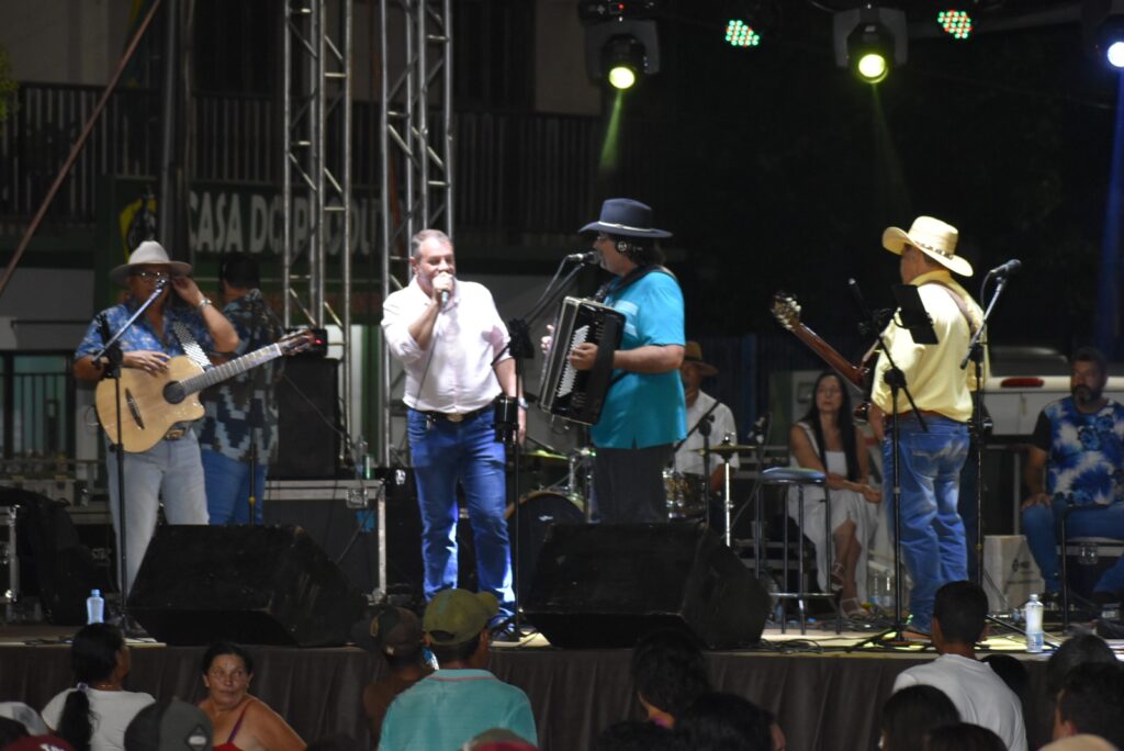 Recorde de público marca a festa da virada em Paranhos Recorde de público marca a festa da virada em Paranhos