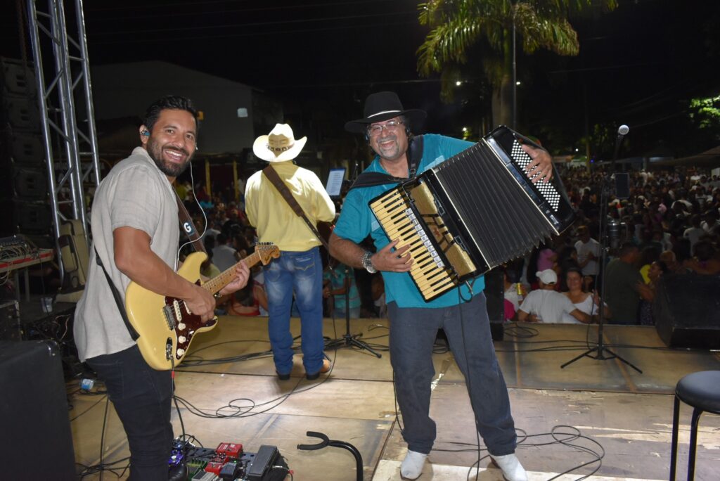 Recorde de público marca a festa da virada em Paranhos Recorde de público marca a festa da virada em Paranhos