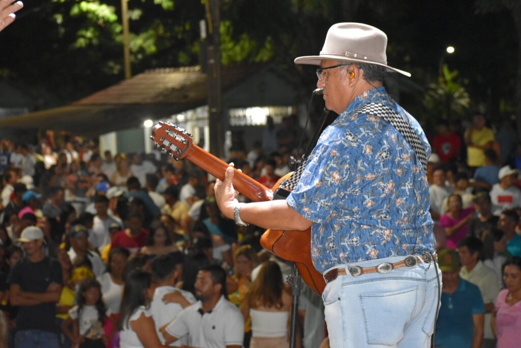 Recorde de público marca a festa da virada em Paranhos Recorde de público marca a festa da virada em Paranhos