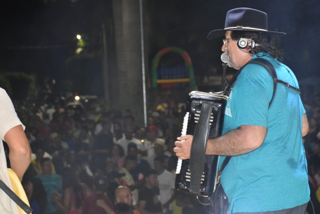 Recorde de público marca a festa da virada em Paranhos Recorde de público marca a festa da virada em Paranhos