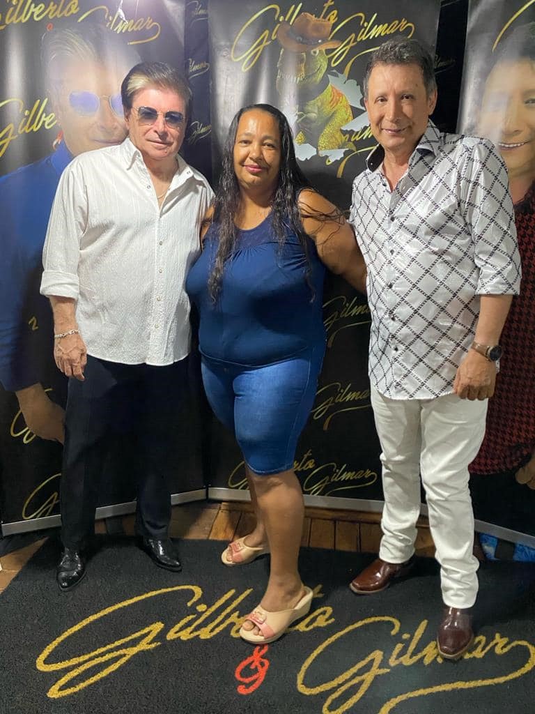 5 mil pessoas participaram da Festa da Virada em Iguatemi, com o show da dupla nacional Gilberto & Gilmar 5 mil pessoas participaram da Festa da Virada em Iguatemi, com o show da dupla nacional Gilberto & Gilmar