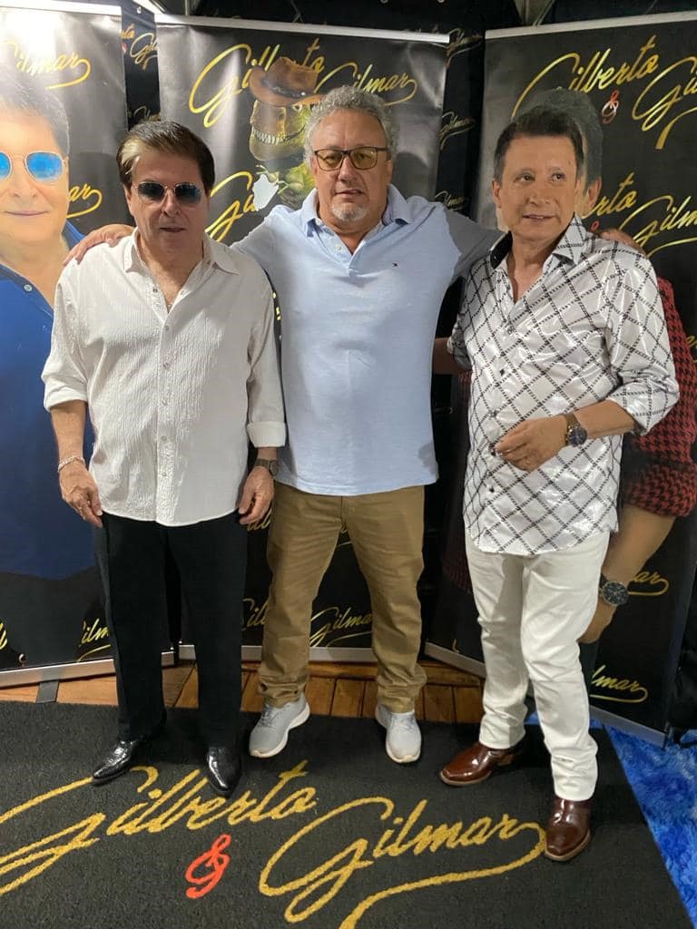 5 mil pessoas participaram da Festa da Virada em Iguatemi, com o show da dupla nacional Gilberto & Gilmar 5 mil pessoas participaram da Festa da Virada em Iguatemi, com o show da dupla nacional Gilberto & Gilmar
