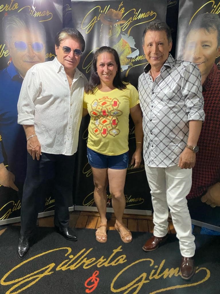 5 mil pessoas participaram da Festa da Virada em Iguatemi, com o show da dupla nacional Gilberto & Gilmar 5 mil pessoas participaram da Festa da Virada em Iguatemi, com o show da dupla nacional Gilberto & Gilmar