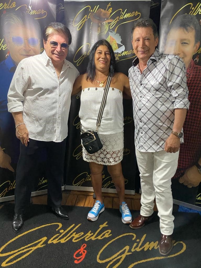 5 mil pessoas participaram da Festa da Virada em Iguatemi, com o show da dupla nacional Gilberto & Gilmar 5 mil pessoas participaram da Festa da Virada em Iguatemi, com o show da dupla nacional Gilberto & Gilmar