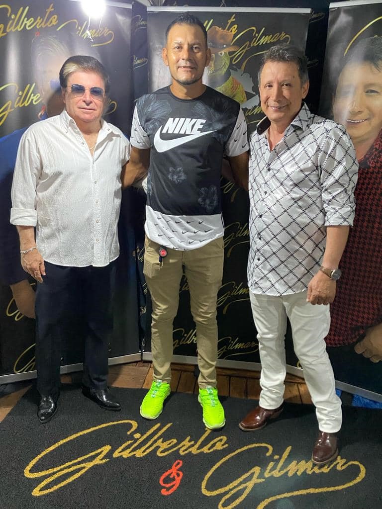 5 mil pessoas participaram da Festa da Virada em Iguatemi, com o show da dupla nacional Gilberto & Gilmar 5 mil pessoas participaram da Festa da Virada em Iguatemi, com o show da dupla nacional Gilberto & Gilmar